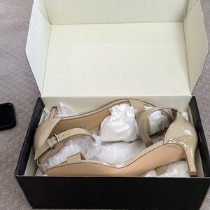 NWT Talbots Trulli Beige Patent Leather Heels